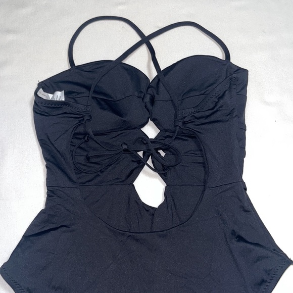 NWOT Becca Cutout X-Back One Piece
Swimsuit Sz LARGE - Picture 5 of 12